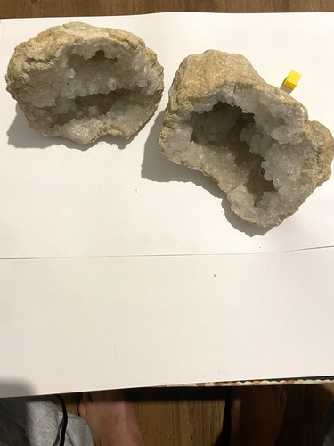 Large cracked quartz - quartz, geode